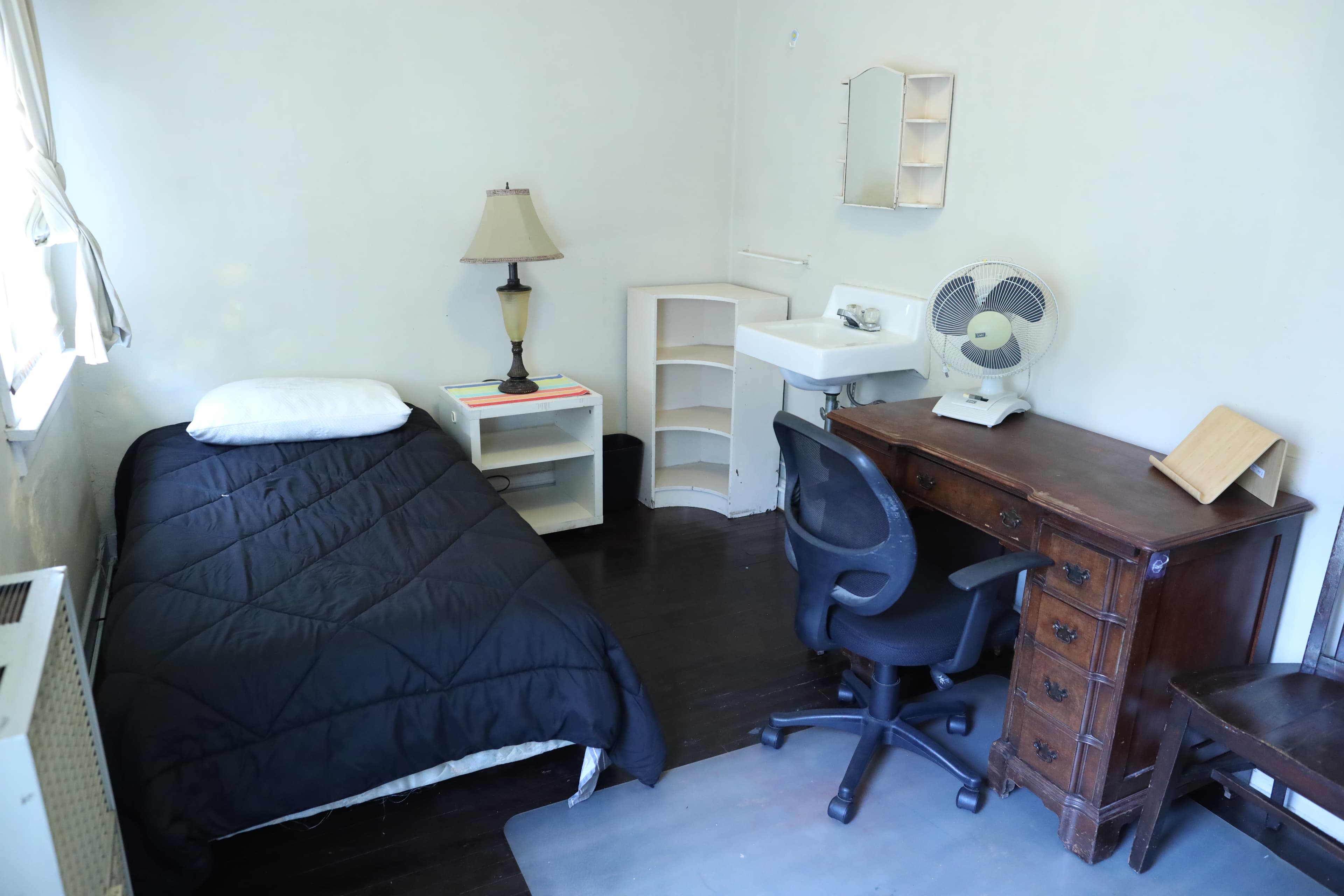 Daisy Property Room 2 Image 3